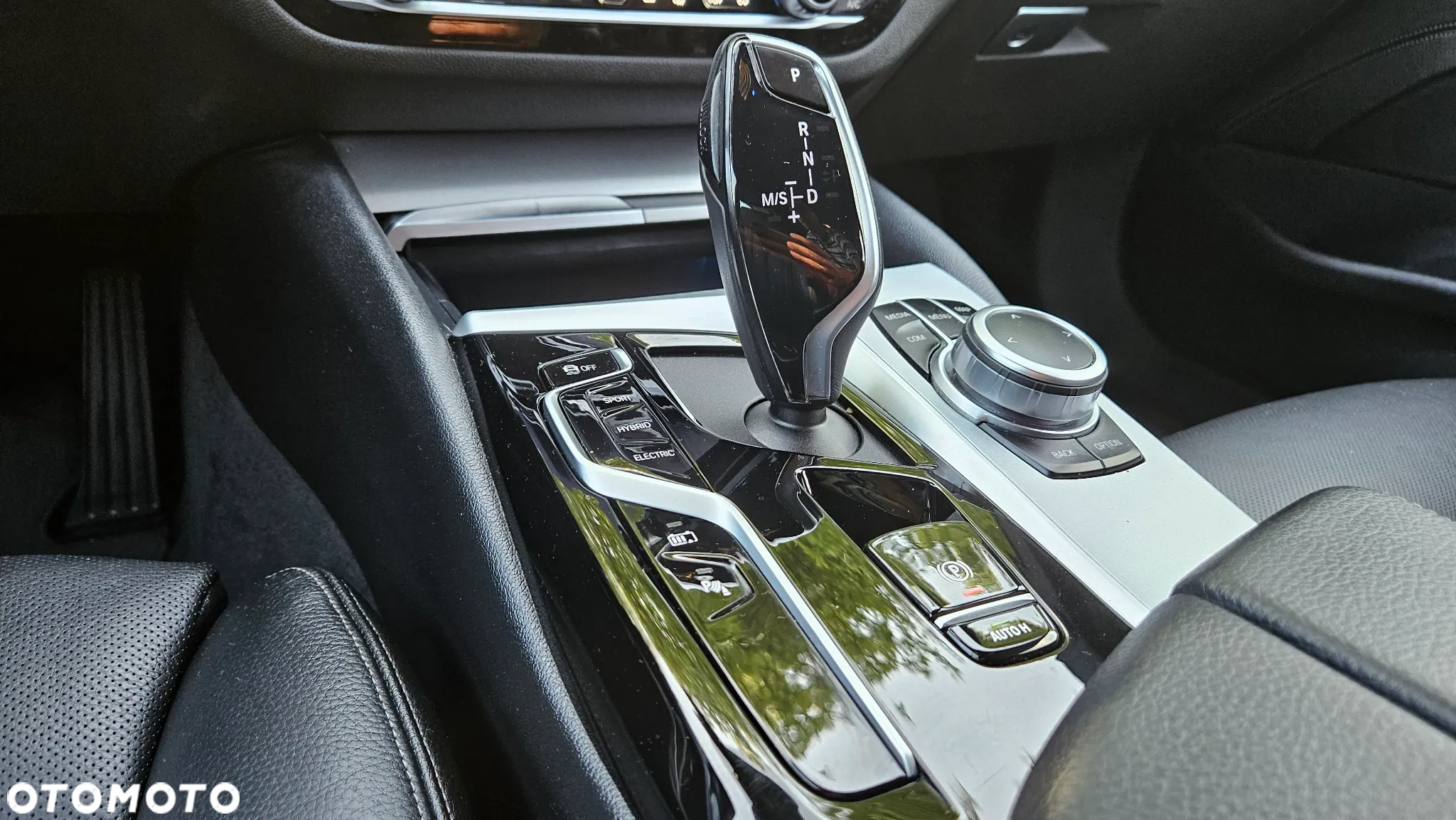 BMW Seria 5 520e - 31
