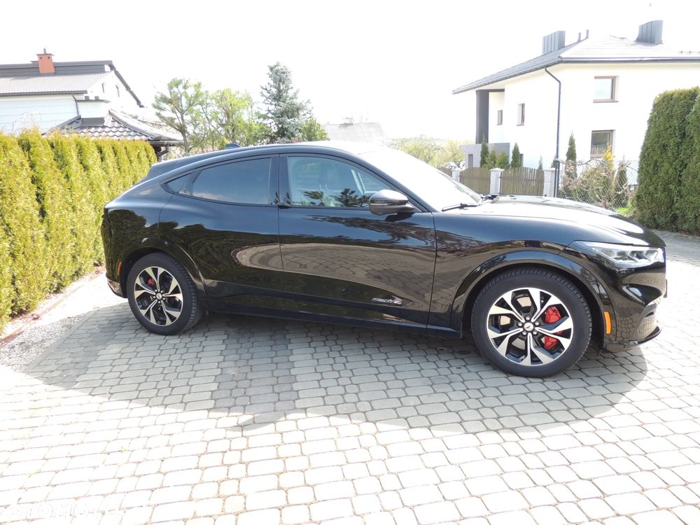 Ford Mustang Mach-E - 11