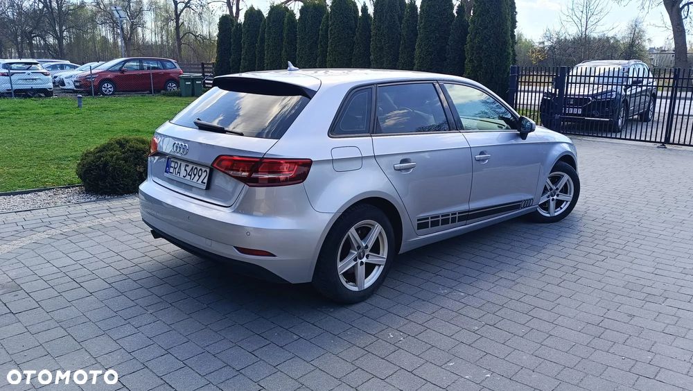 Audi A3 Sportback - 3