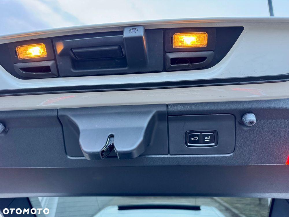 Porsche Panamera - 25