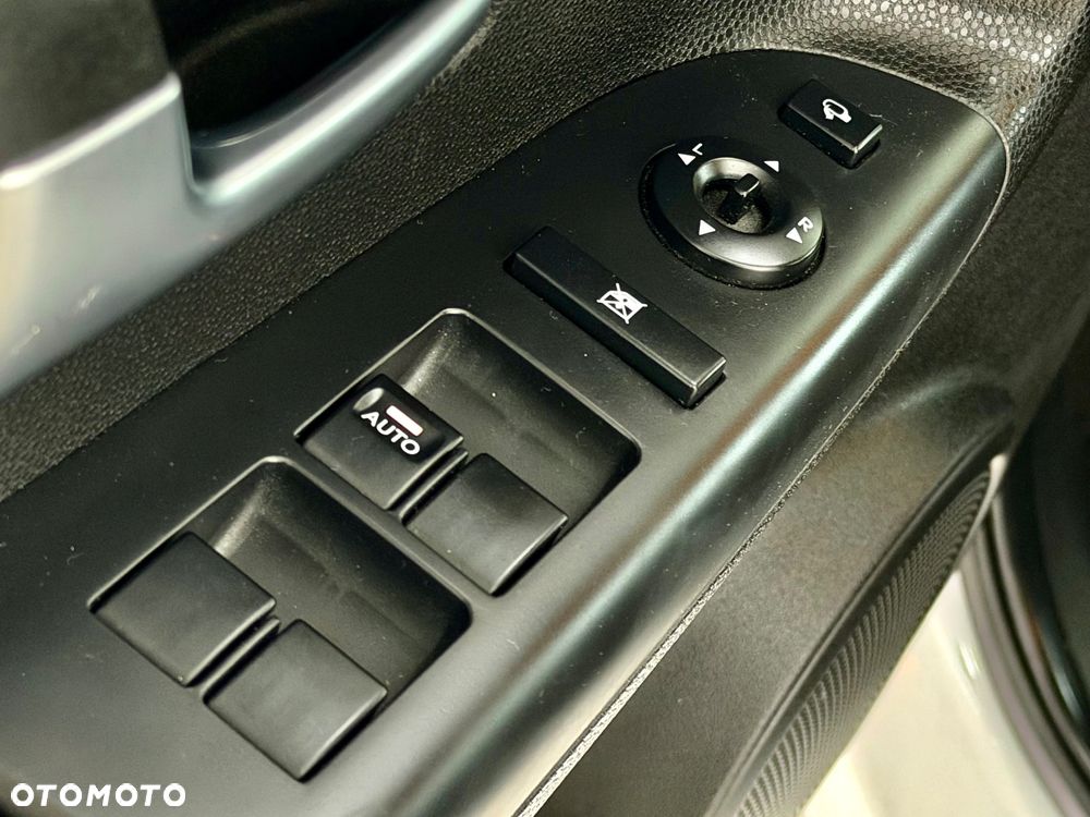 Kia Venga - 10