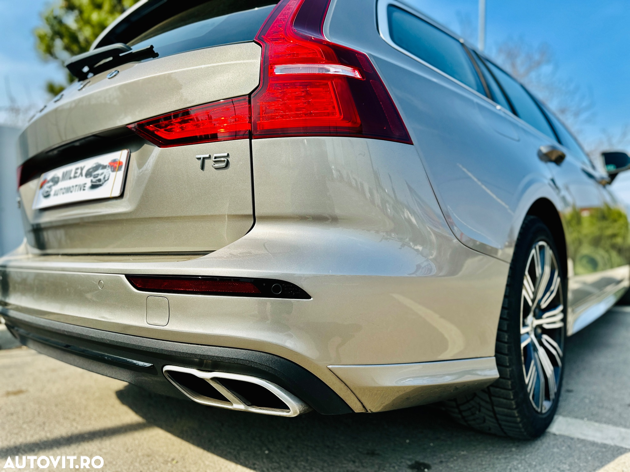 Volvo V60 T5 Geartronic Momentum - 9