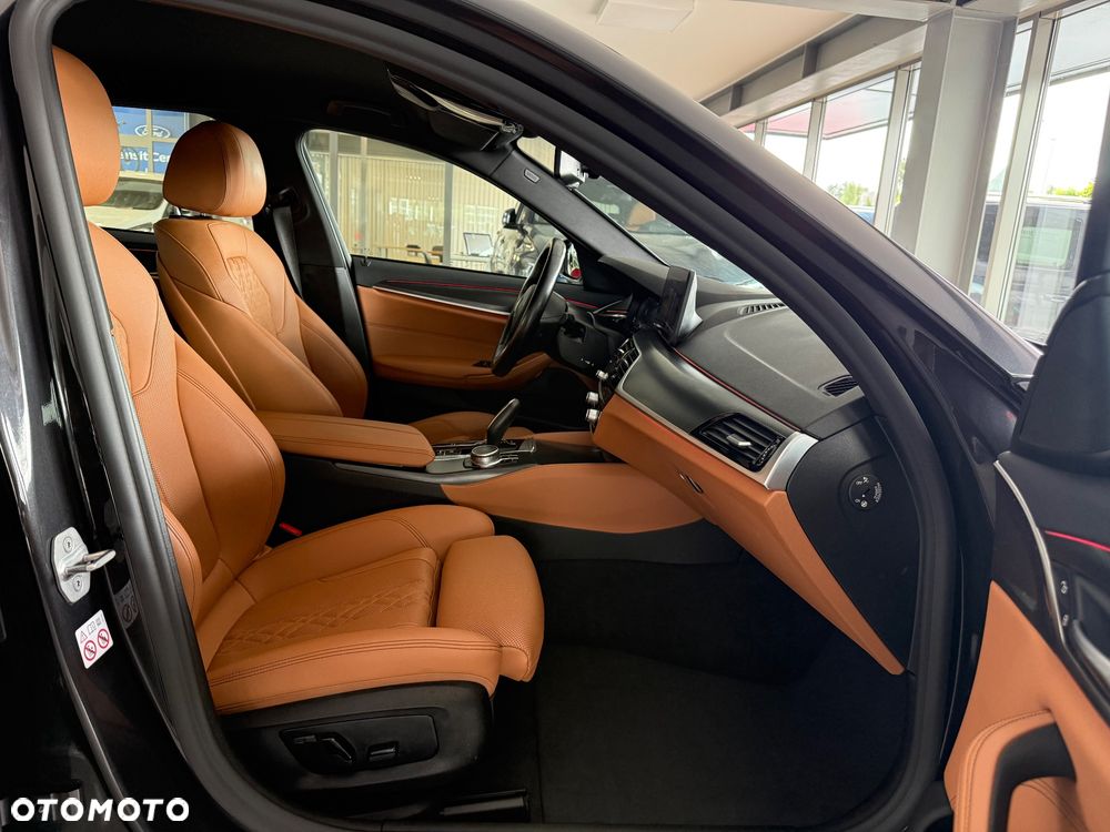 BMW Seria 5 520d M Sport sport - 37