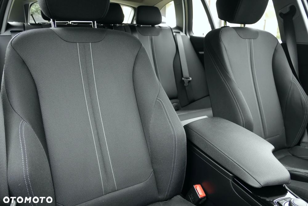 BMW Seria 3 318d Sport Line - 26