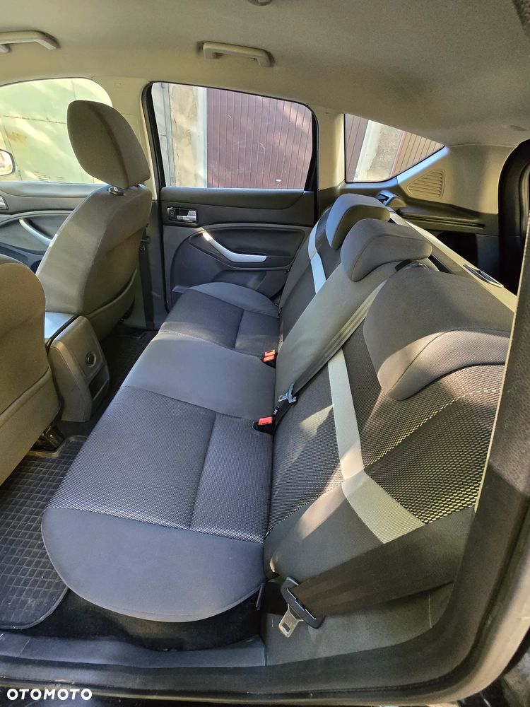 Ford Kuga 2.0 TDCi 2x4 Titanium - 10