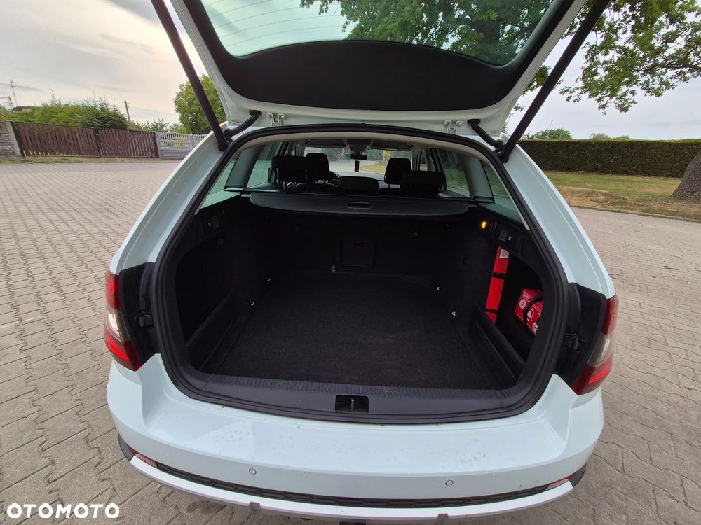 Skoda Octavia 2.0 TDI 4x4 Ambition DSG - 33