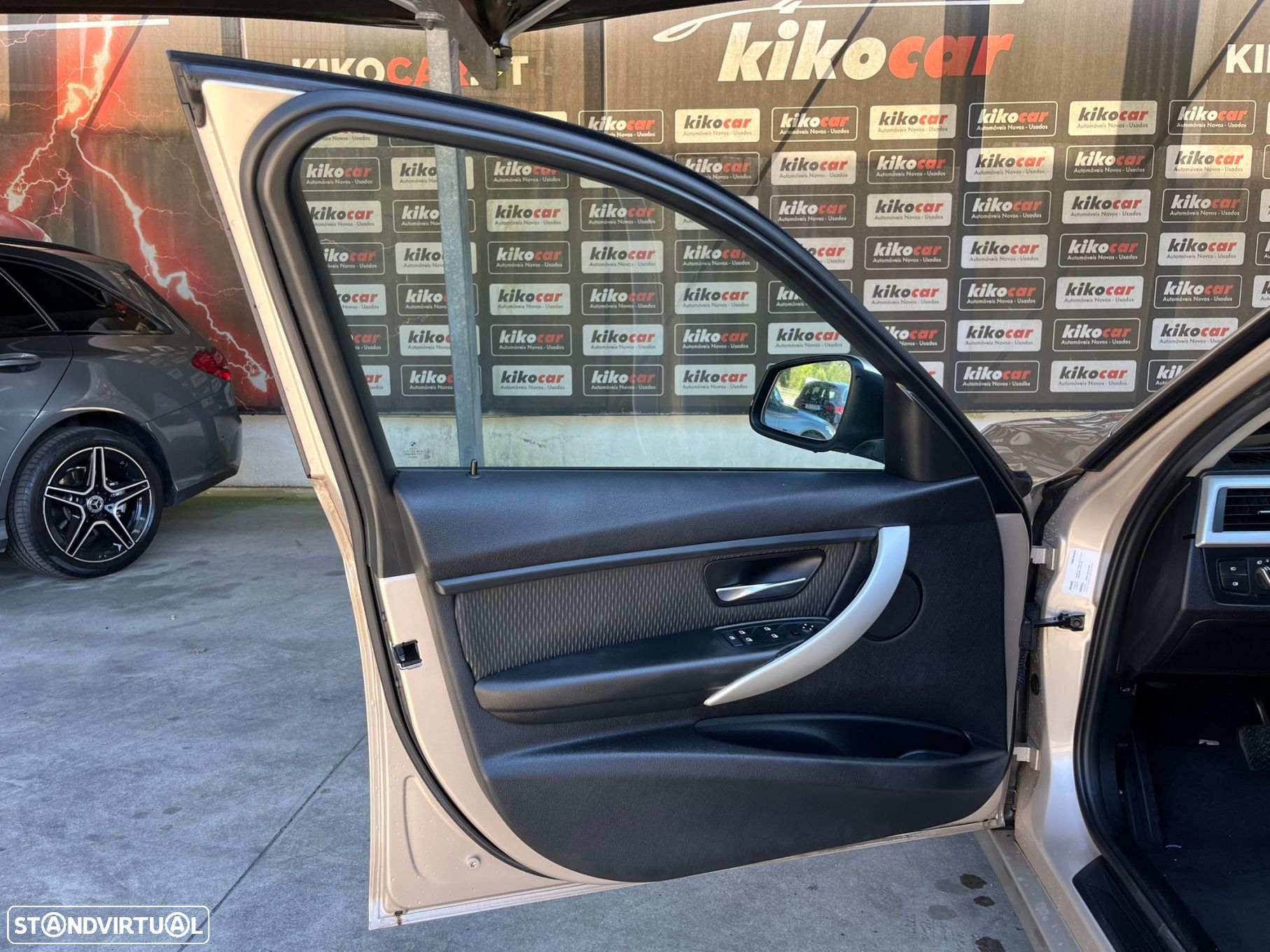 BMW 320 d Touring Auto - 11