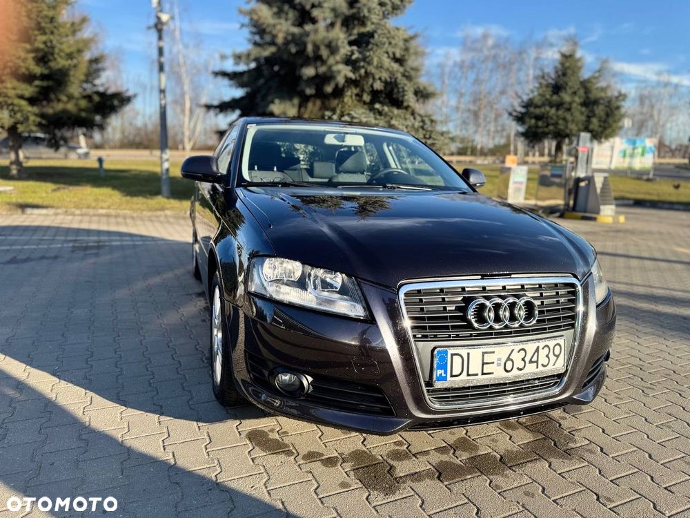 Audi A3 Sportback 1.6 TDI DPF Ambiente - 2