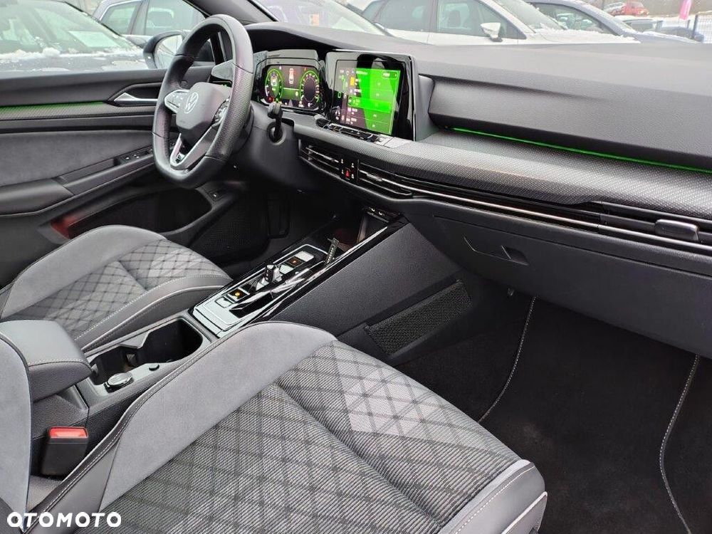 Volkswagen Golf Variant - 13