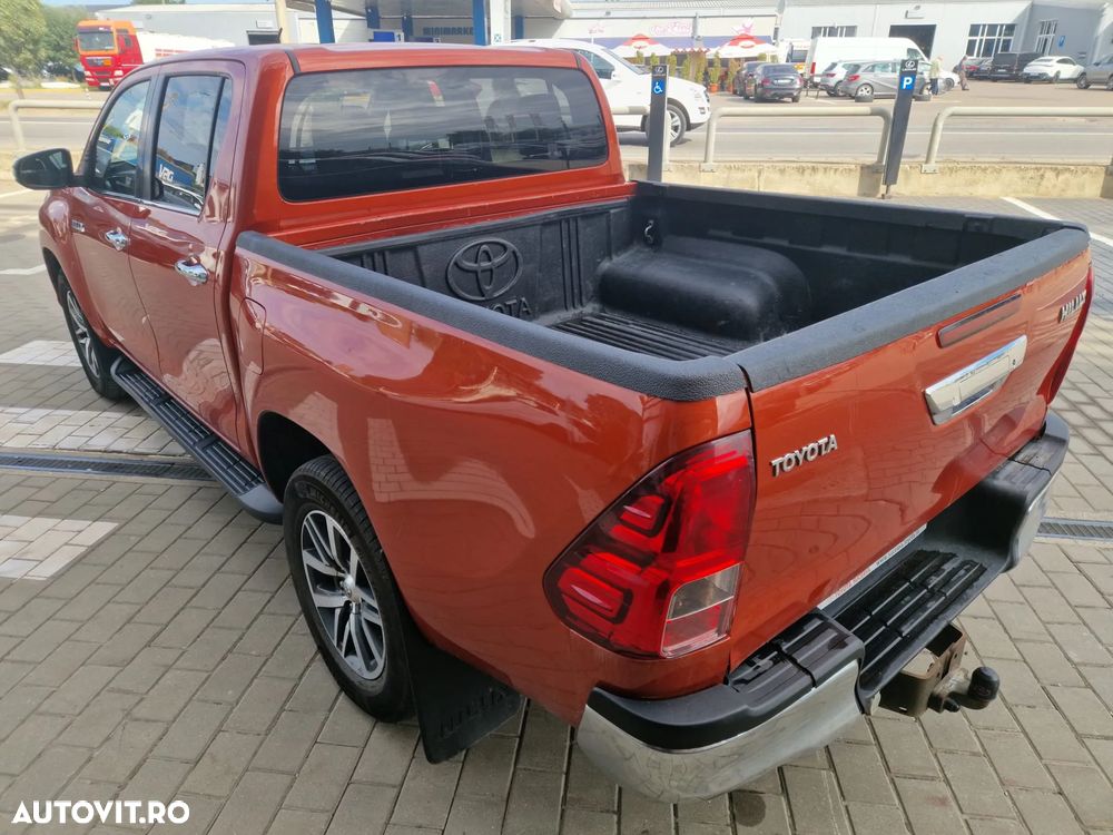 Toyota Hilux 4x4 Double Cab Executive - 9