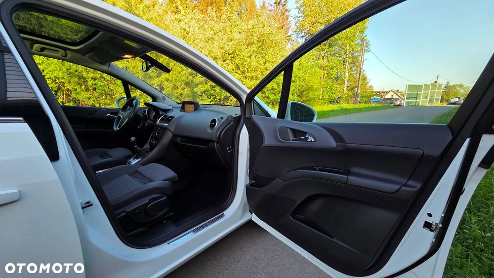 Opel Meriva 1.4 T Essentia S&S - 24