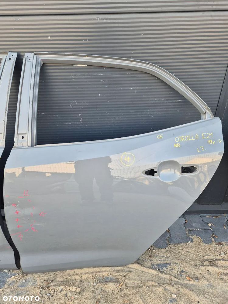 DRZWI / BŁOTNIK TOYOTA COROLLA E21 19r-> - 9