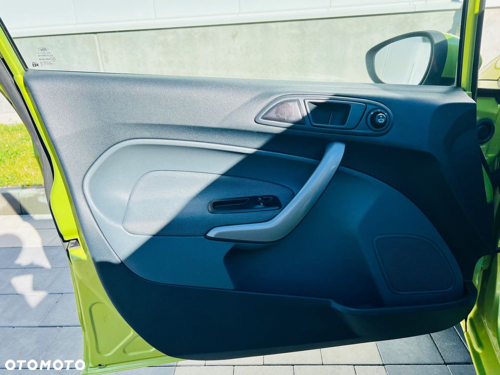 Ford Fiesta 1.25 Ambiente - 16