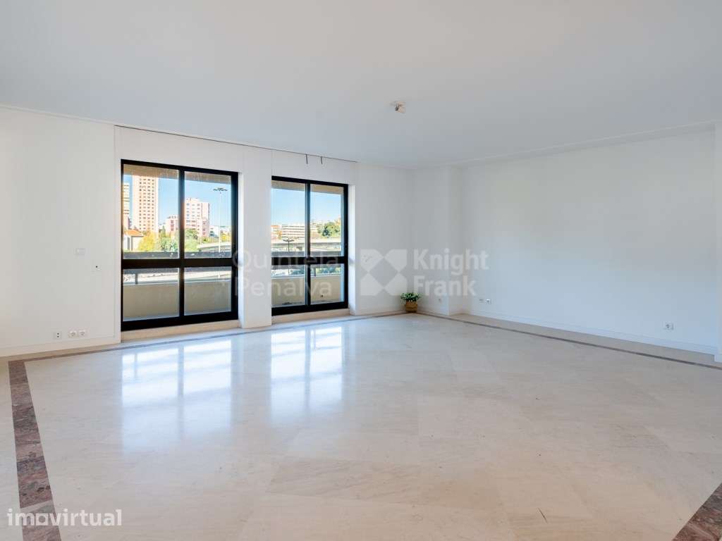 Apartamento T3+1 em condomínio privado nas Avenidas Novas, Lisboa - Grande imagem: 2/29