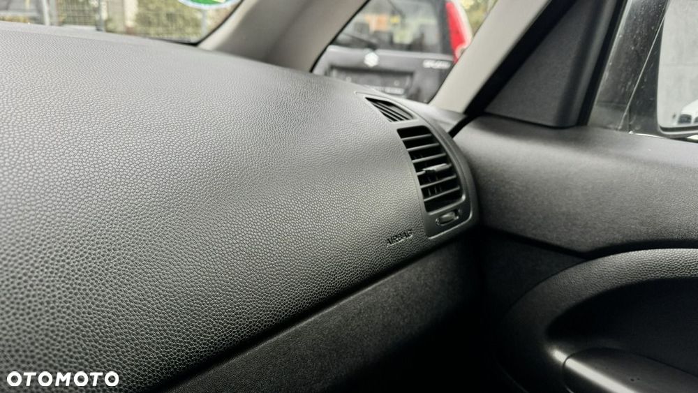 Kia Venga - 15