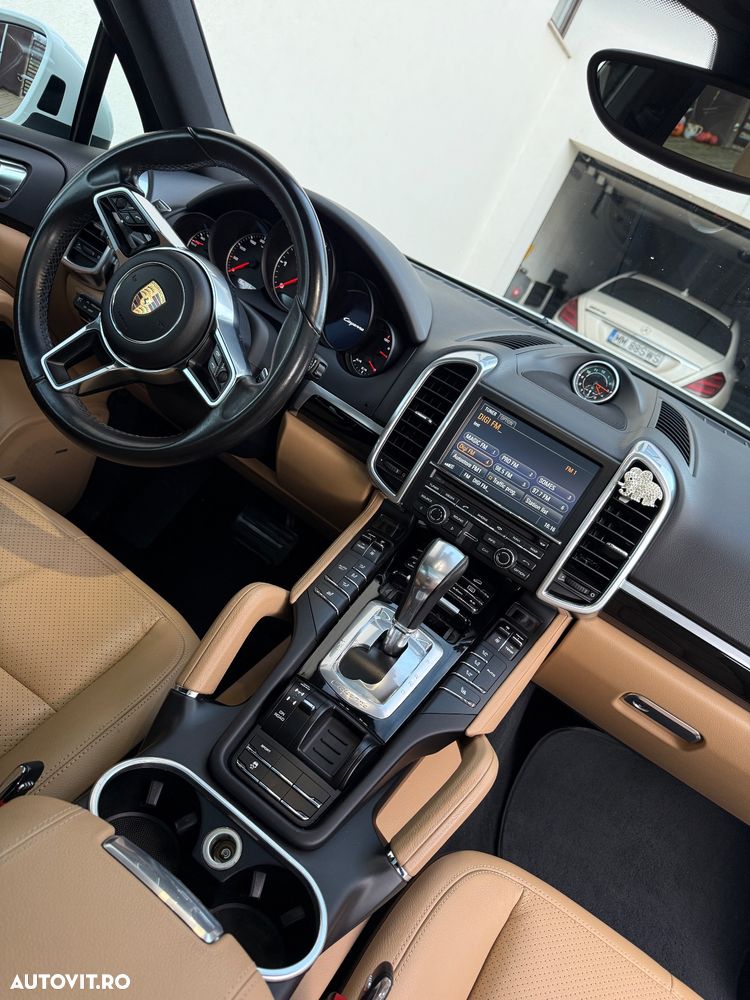 Porsche Cayenne 3.0 L V6 - 26