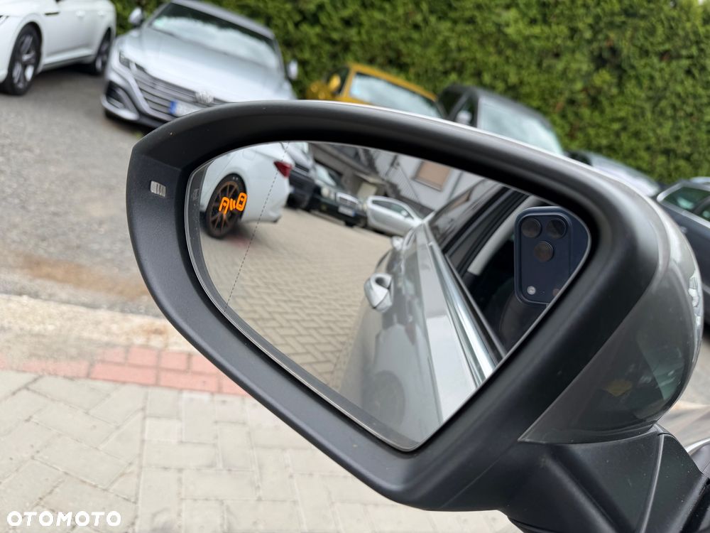 Volkswagen Golf 2.0 TDI SCR Highline - 31