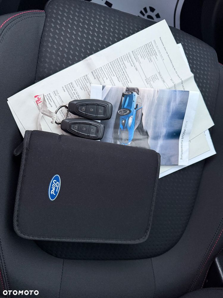 Ford Focus 1.5 EcoBlue Start-Stopp-System ST-LINE - 40