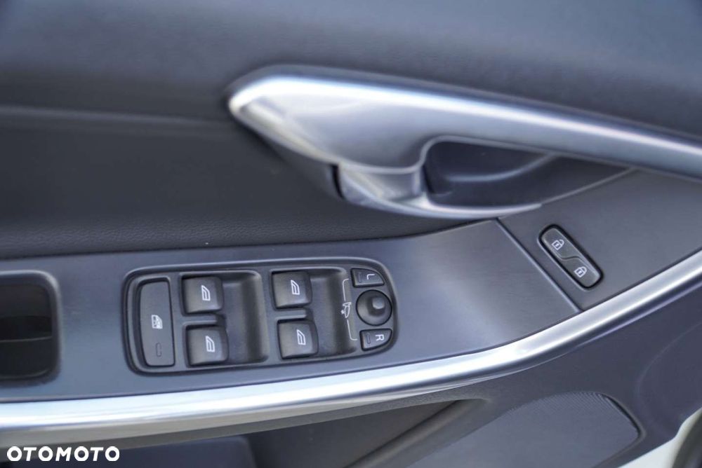 Volvo XC 60 D4 Geartronic Kinetic - 21