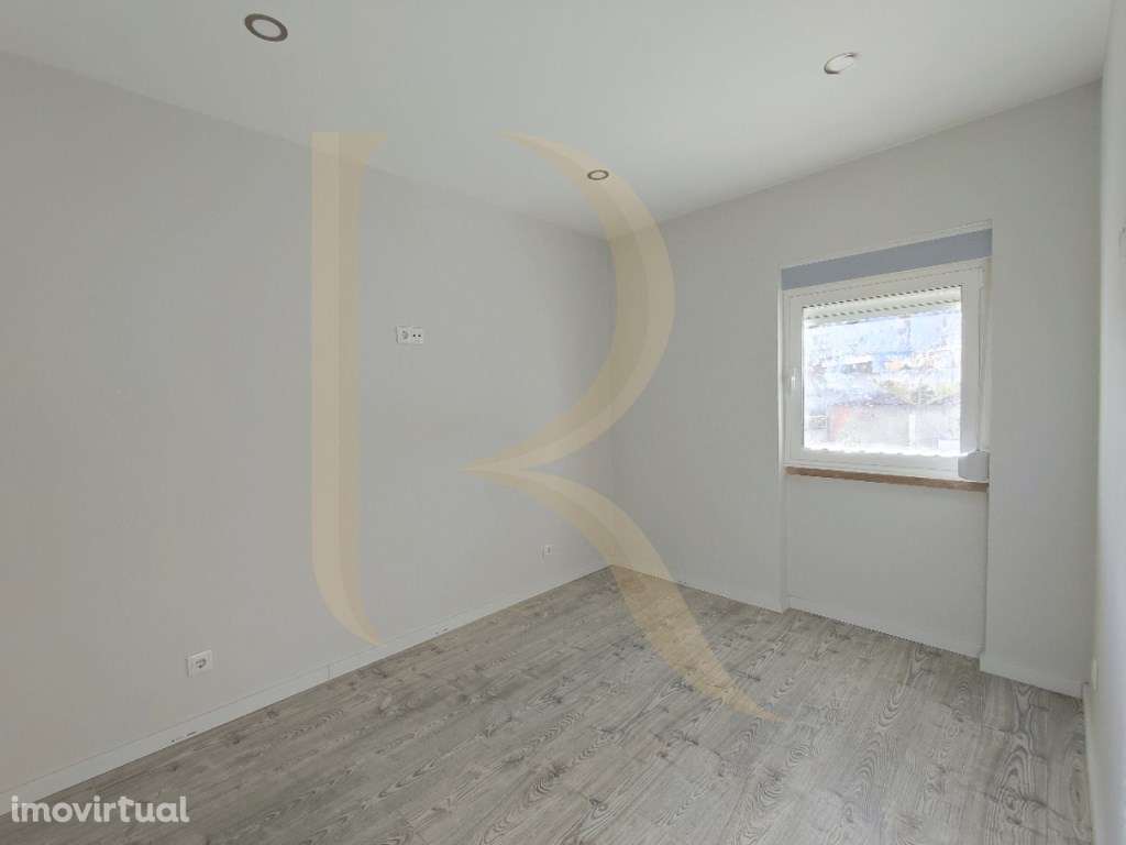 Apartamento T2 em remodelação na Cruz de Pau - Grande imagem: 4/11