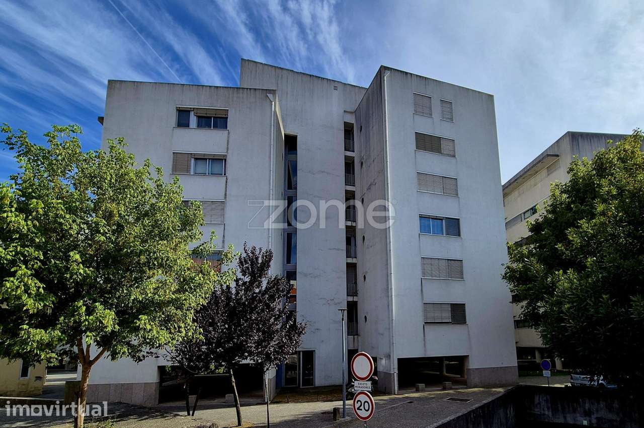 Apartamento T4 Duplex Rua Serralves - Grande imagem: 3/16