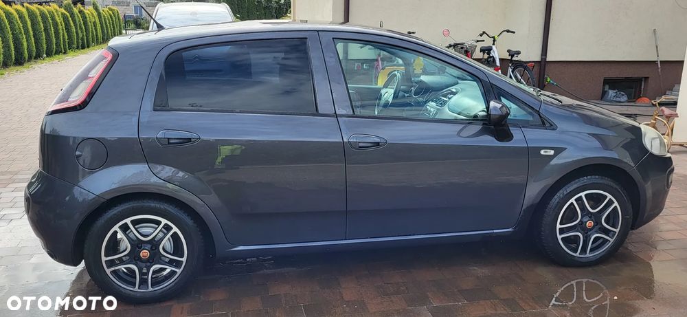 Fiat Punto Evo 1.4 8V Estiva Blue&Me - 18