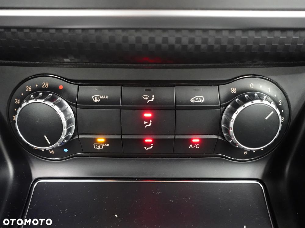 Mercedes-Benz Klasa A 180 (BlueEFFICIENCY) - 35