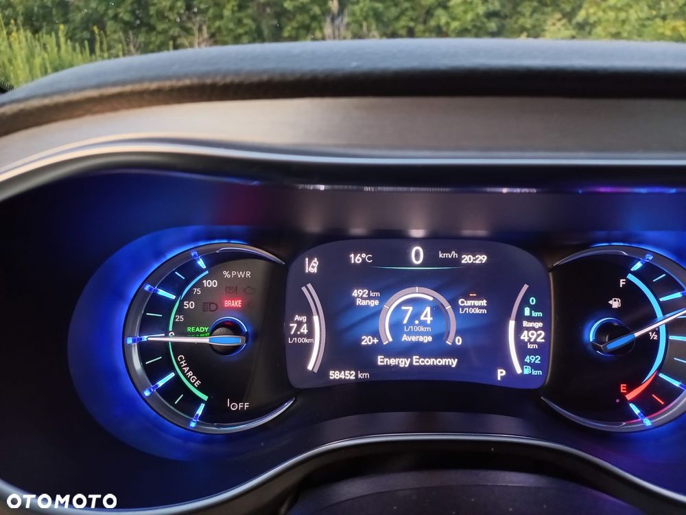 Chrysler Pacifica - 16