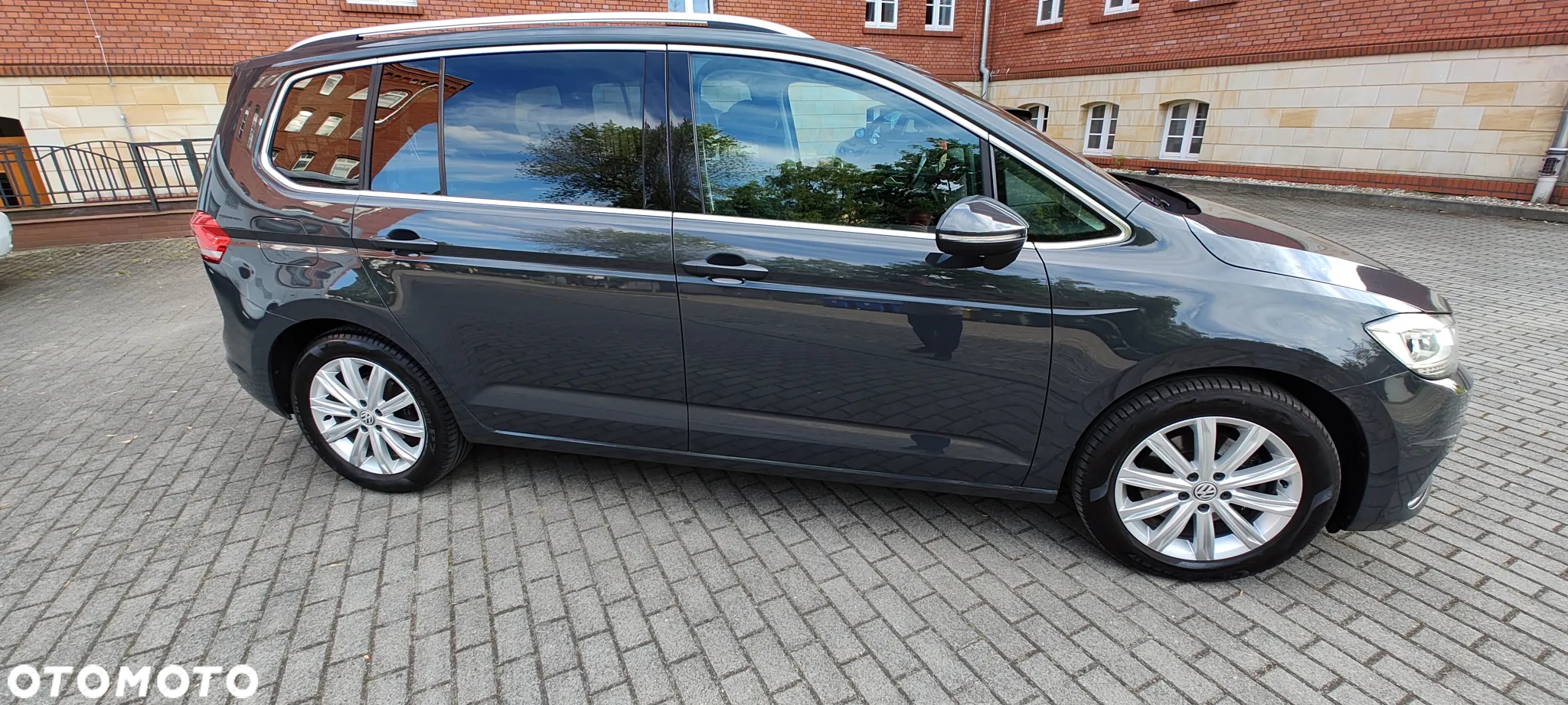 Volkswagen Touran 2.0 TDI BMT Highline - 18
