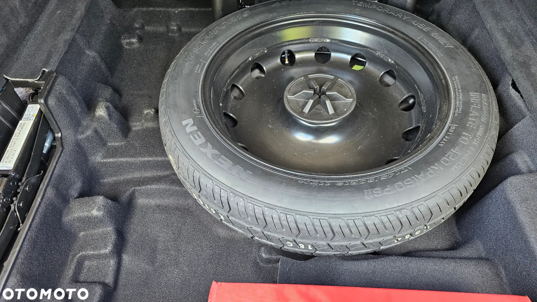 Mercedes-Benz GLC 300 4Matic 9G-TRONIC AMG Line - 11