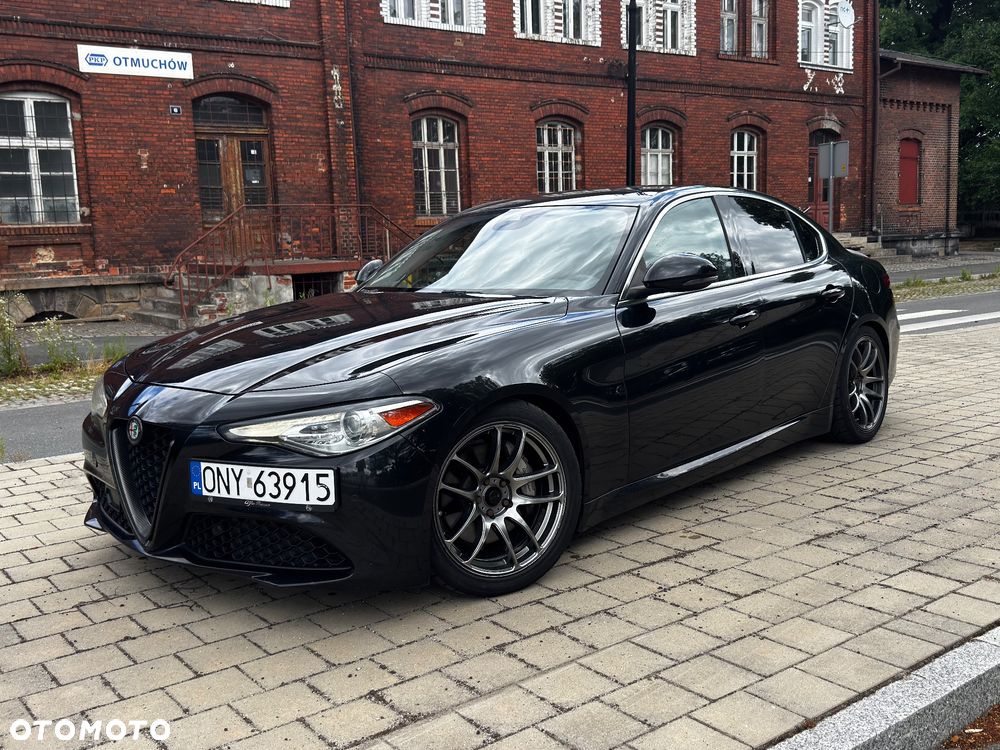 Alfa Romeo Giulia 2.0 Turbo 16V AT8-Q4 Ti - 1