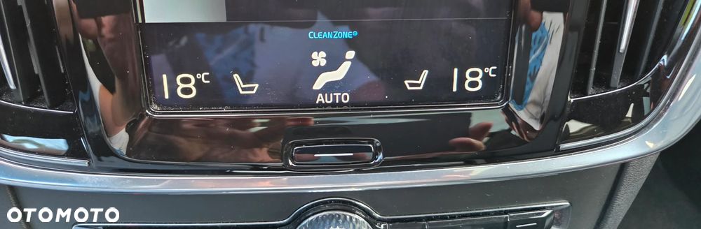 Volvo V90 Cross Country D4 AWD Geartronic - 22