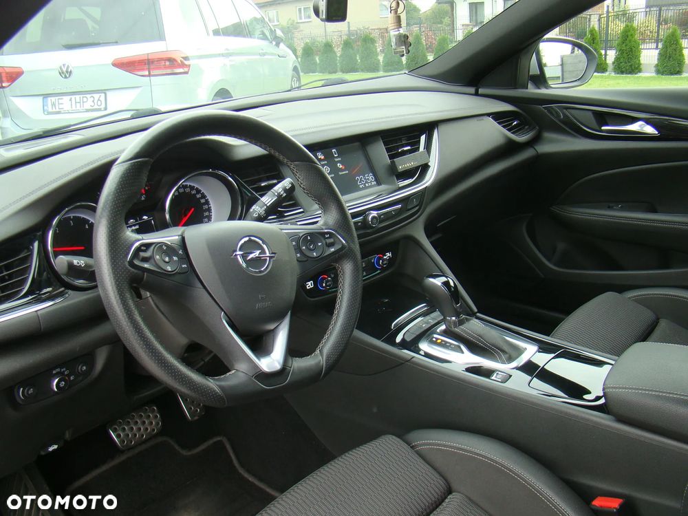 Opel Insignia 2.0 BiTurbo 4x4 Innovation - 23