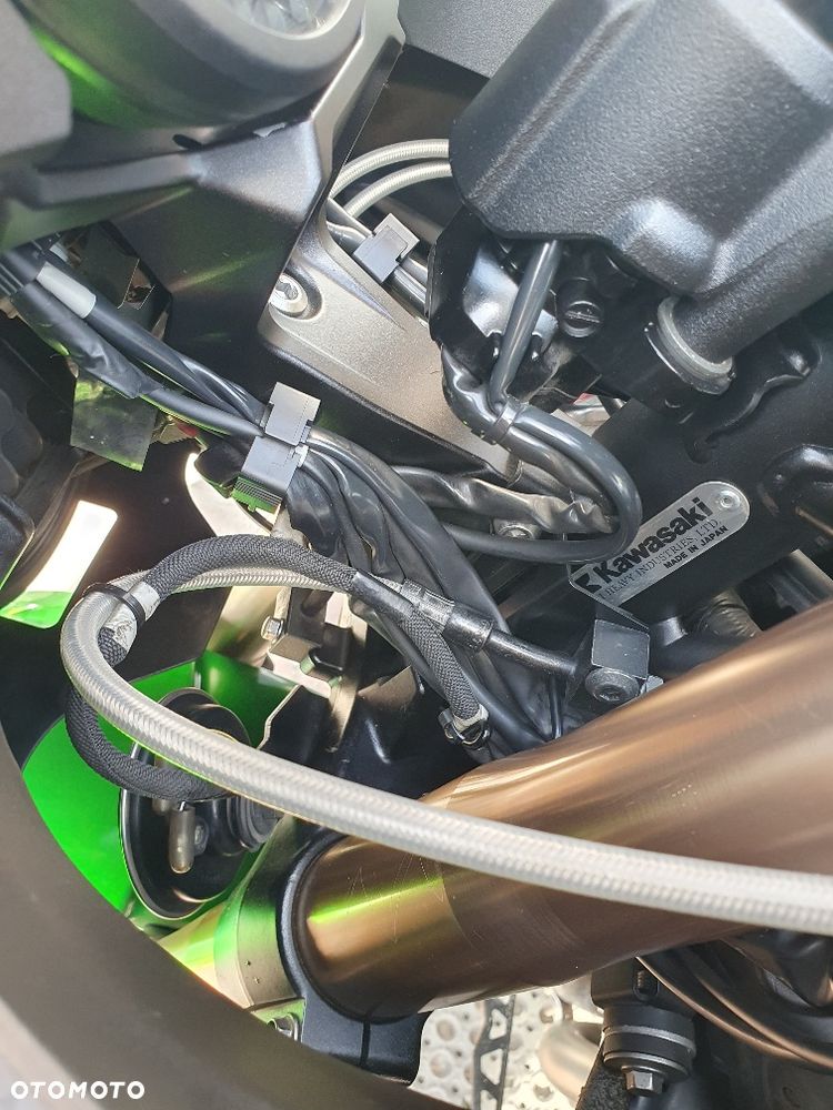 Kawasaki H2 - 25