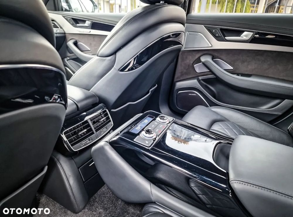 Audi S8 - 17