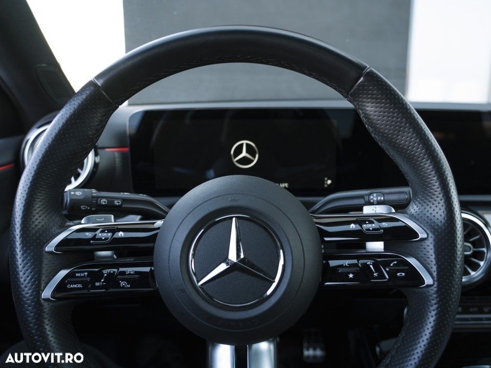 Mercedes-Benz A 250 Sedan 4Matic MHEV 8G-DCT - 9