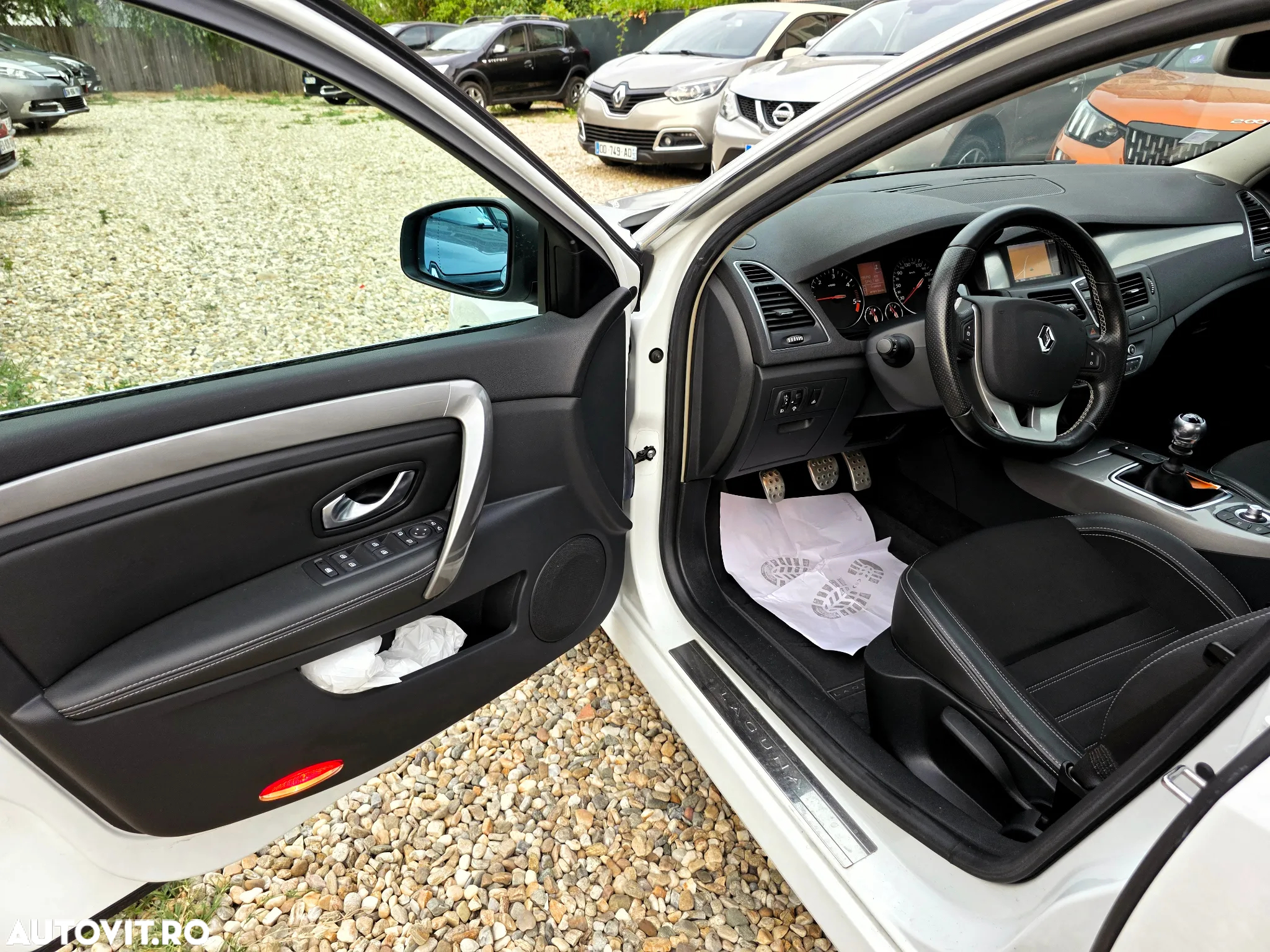 Renault Laguna dCi 110 FAP Bose Edition - 21