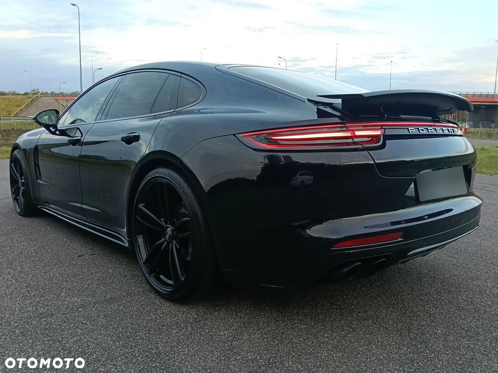Porsche Panamera - 32