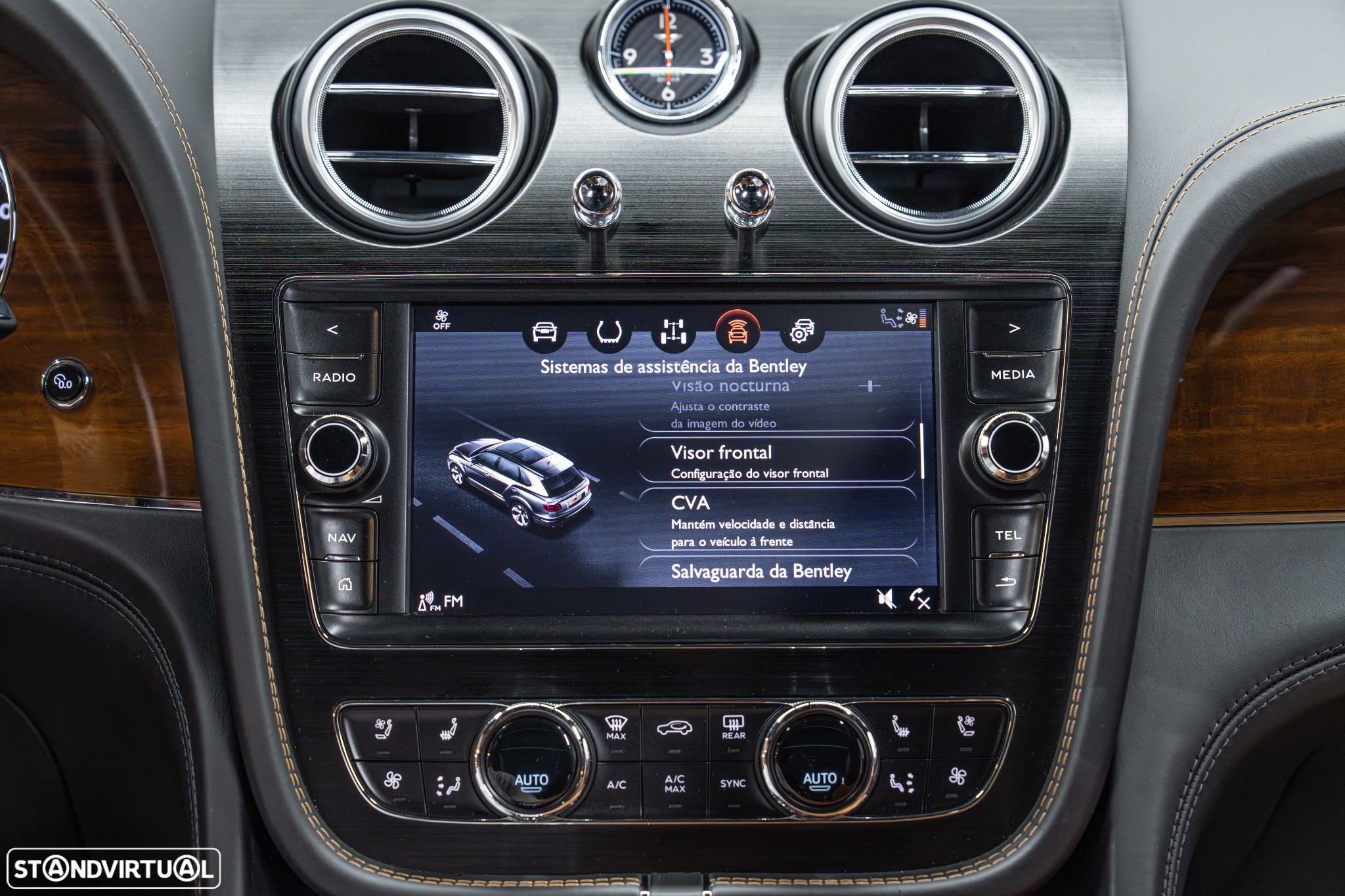 Bentley Bentayga V8 - 36