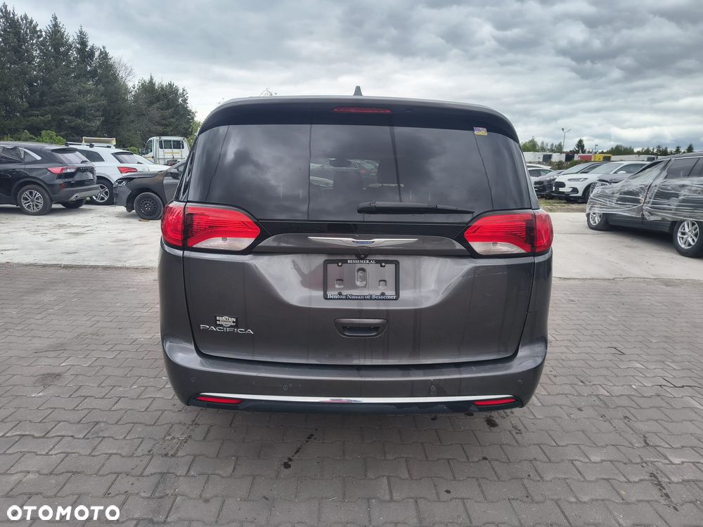 Chrysler Pacifica - 6