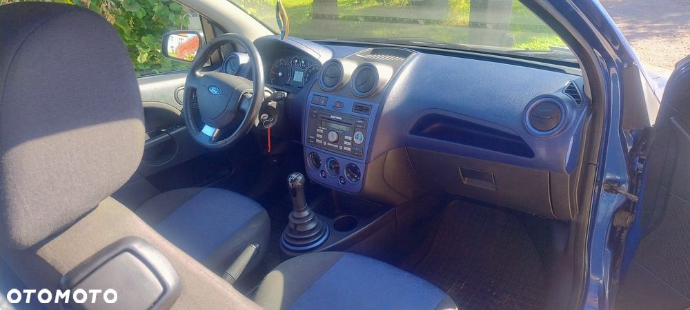 Ford Fiesta 1.3 Ambiente - 9