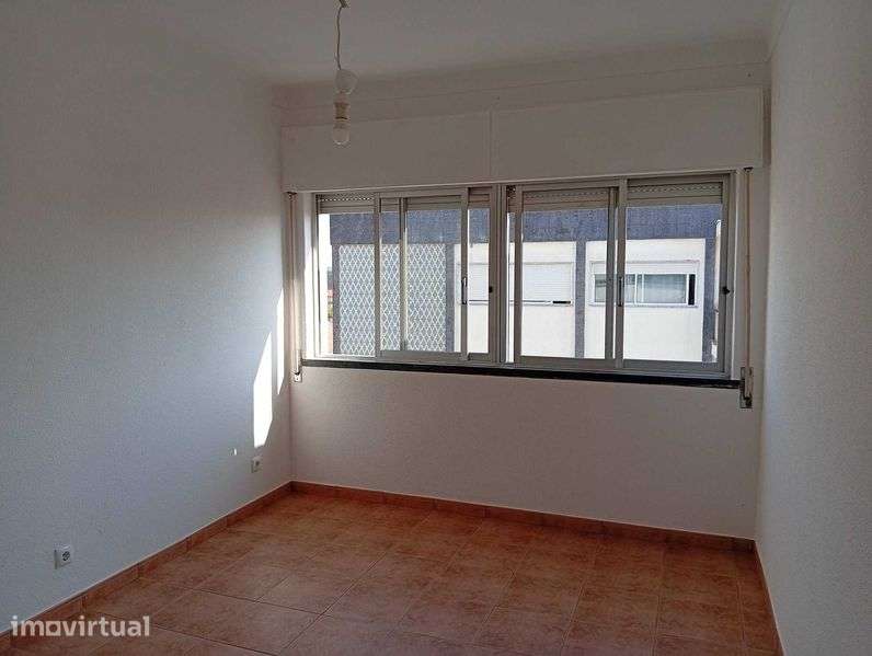 Apartamento T3 P/Arrendar - Grande imagem: 3/10