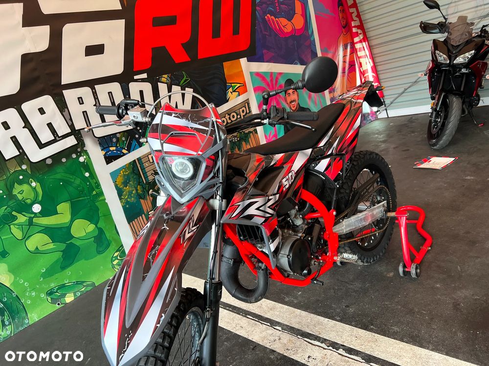 Yamaha WR - 19