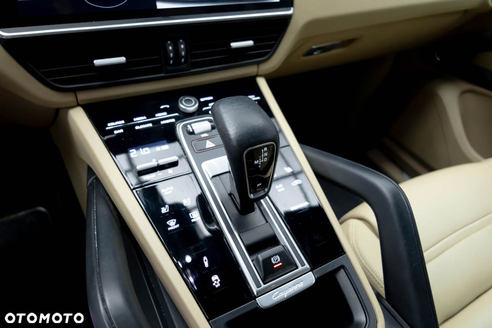 Porsche Cayenne - 31