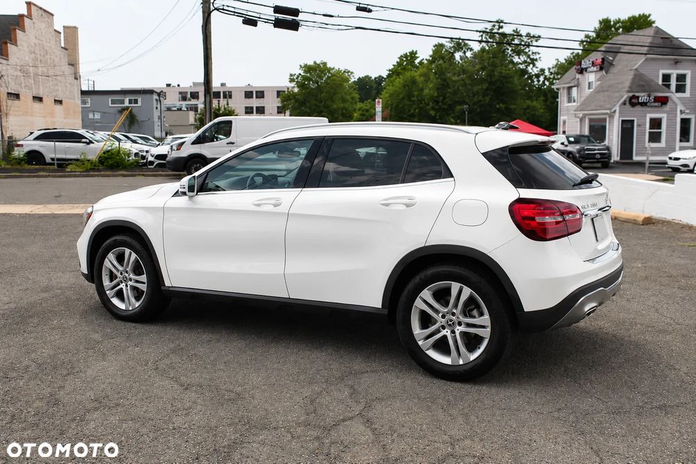 Mercedes-Benz GLA 250 4Matic 7G-DCT AMG Line - 4