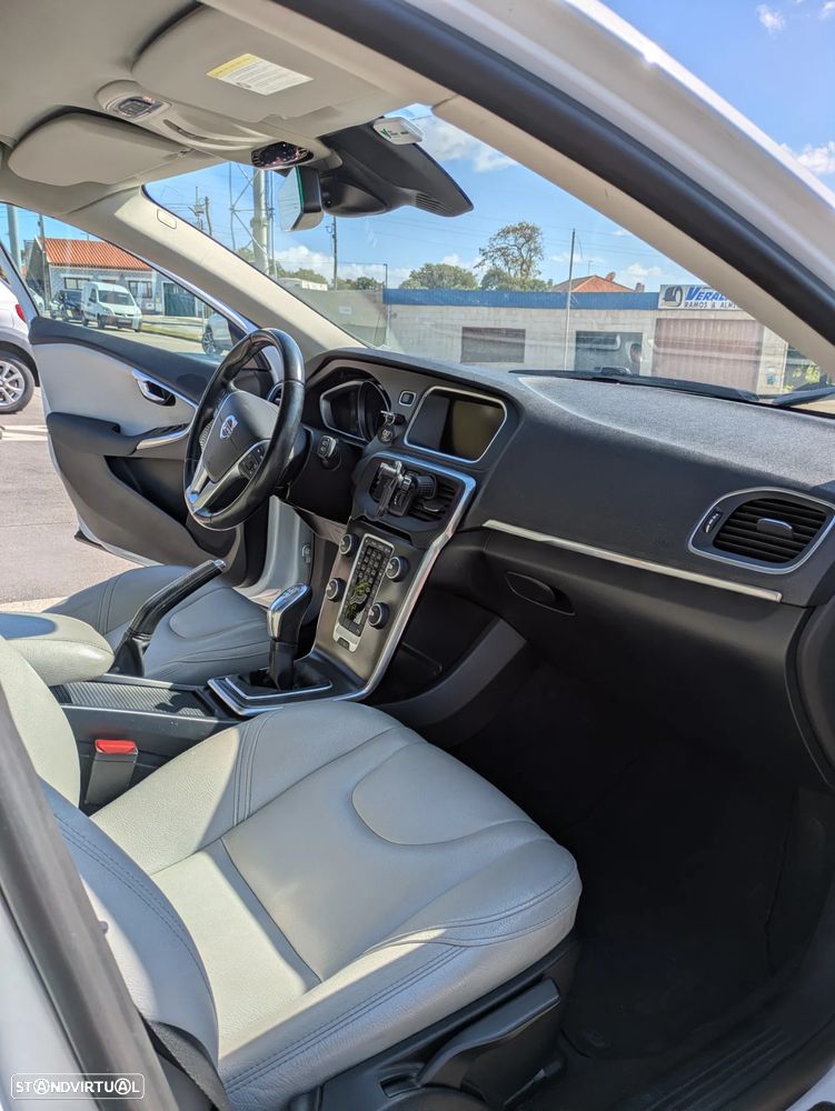 Volvo V40 D2 Momentum - 8