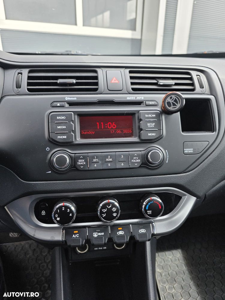 Kia Rio 1.2 GSL COMFORT - 8