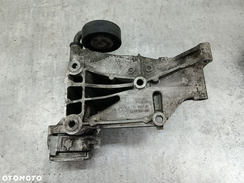ŁAPA ALTERNATORA VW GOLF III 037903143E 1.6 8V - 1