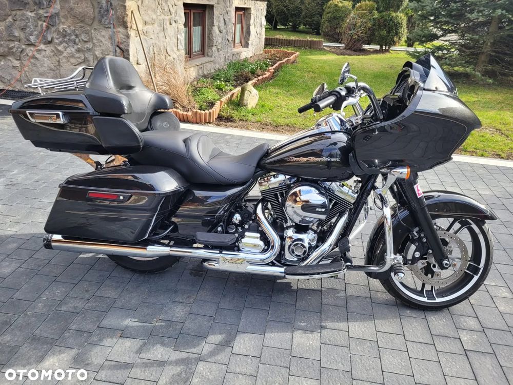Harley-Davidson Touring Road Glide - 2