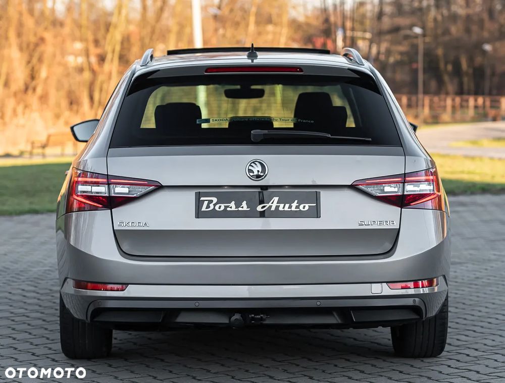 Skoda Superb Combi 2.0 TDI DSG Premium Edition - 11